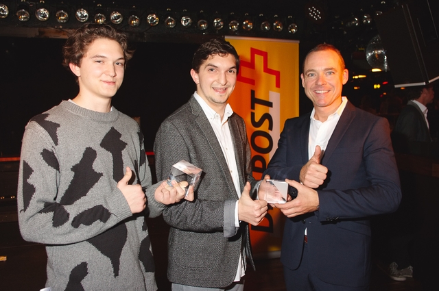 Die Gewinner der Kategorie Direct: Mirco und Pablo Kunz mit Andreas Lang (Die Post) 19_Würfel Direct_Mirco und Pablo Kunz mit Andreas Lang Post CH.JPG