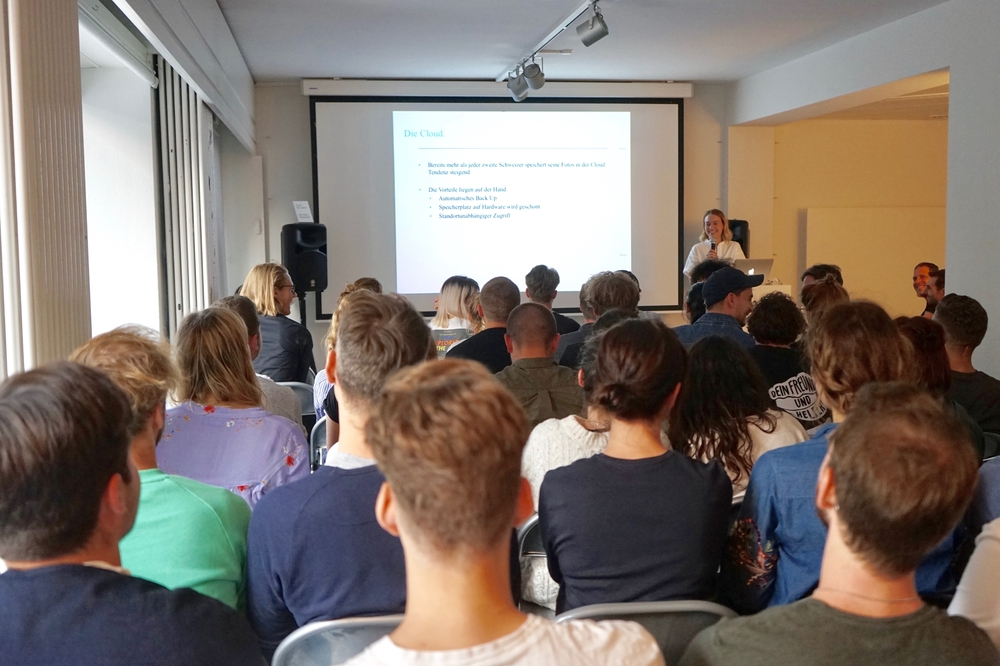 ADC YCA 2018_Rose Portmann (Swisscom) erläutert das diesjährige Briefing.jpg
